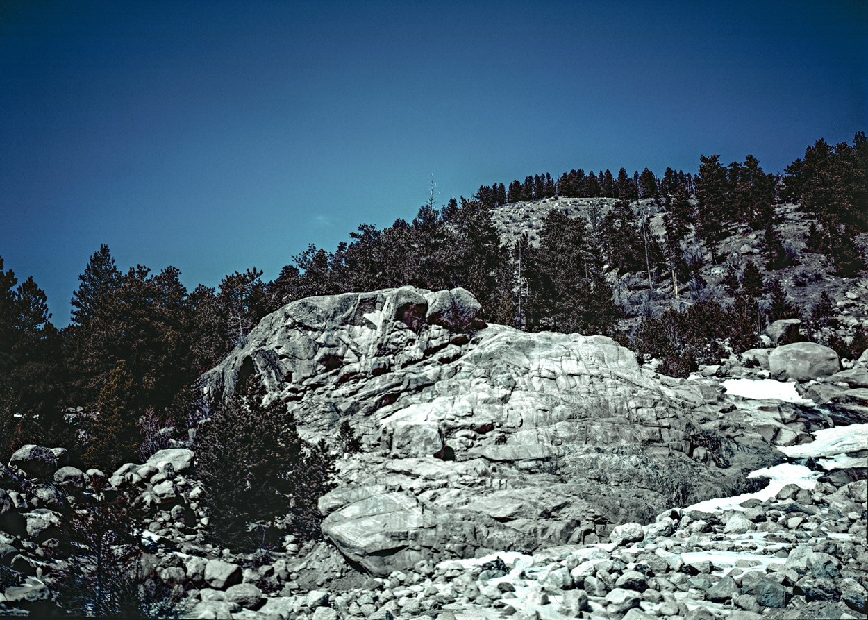 Trouble In the Rocks - Title : Trouble In the Rocks